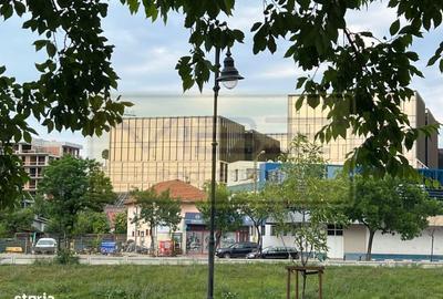 Spațiu comercial, de 70 mp, în Podul de Piatră