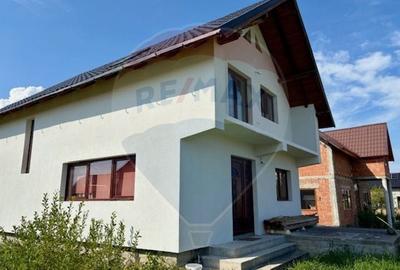 Casă individuală cu 5 camere cu Teren 300 Mp în Ocna Șugatag - 4