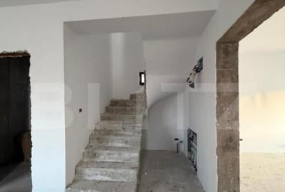 Casă cu 4 camere cu Teren 324 Mp în Central - 11