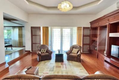 Casă cu 7 camere cu Teren 868 Mp în Soarelui - 2