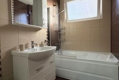 Apartament cu 3 camere decomandat în Central - 1