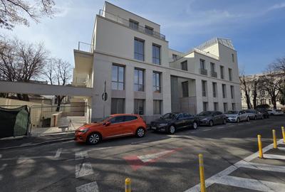 Apartament cu 3 camere decomandat, mobilat în P-ța Universității - 11