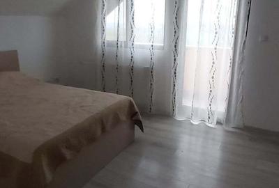 Casă cu 2 camere cu Teren 2000 Mp în Brebu