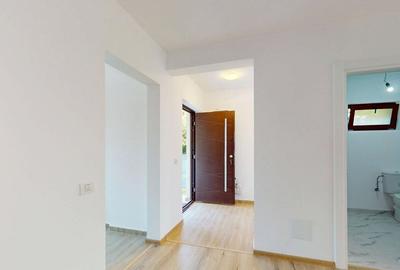 Casă cu 4 camere cu Teren 384 Mp în Domnești - 2