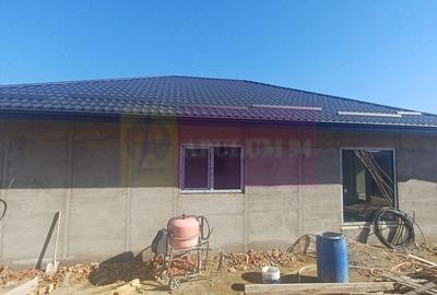 Sabareni, casa parter 4 camere, CT, terasa, pivnita, teren 478 mp - 2