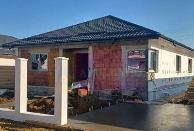 Casă cu 4 camere cu Teren 478 Mp în Săbăreni - 4