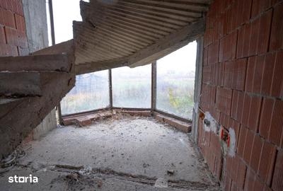 Casă cu 7 camere cu Teren 530 Mp în Sânmartin - 2