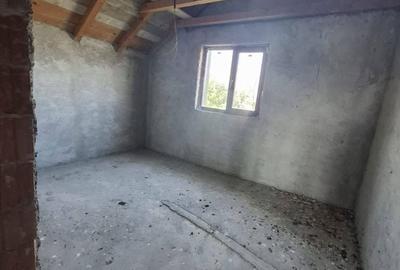 Casă cu 7 camere cu Teren 1118 Mp în Central - 12