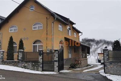 Casă individuală cu 6 camere în Exterior Vest