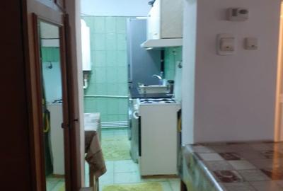 Apartament cu 3 camere decomandat în Central - 1