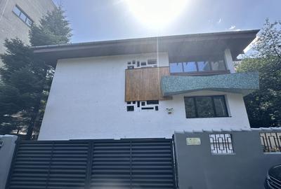 Casă individuală cu 8 camere cu Canalizare în Primăverii - 2