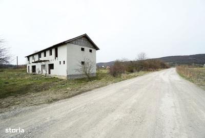 Casă cu 4 camere în Podu Oltului - 2