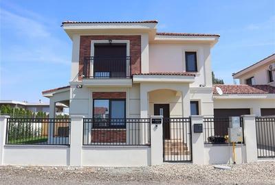 Casă cu 5 camere în Dumbrăvița