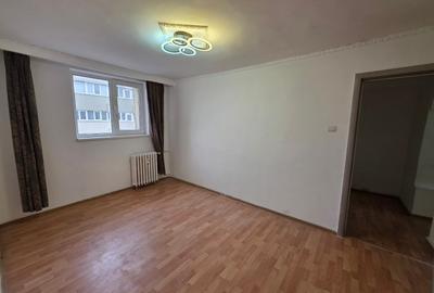 Sos Colentina intersectie Fundeni, bloc reabilitat, stradal, vedere spate, - 11