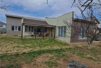 Casă cu 4 camere cu Teren 688 Mp în Central