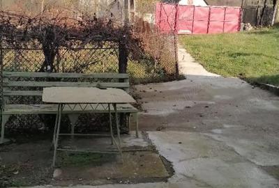 Casă cu 3 camere cu Teren 800 Mp în Central - 1