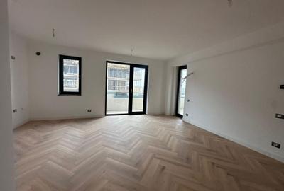 Apartament cu 4 camere în Pipera