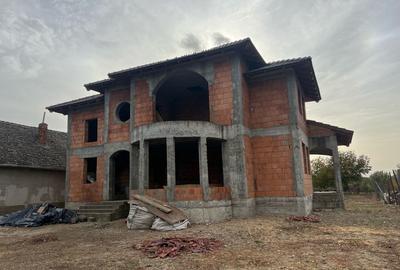 Casă cu 5 camere cu Teren 1440 Mp în Semlac - 3