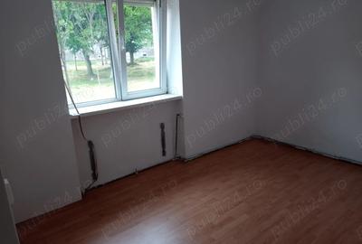 Vand sau schimb apartament Resita