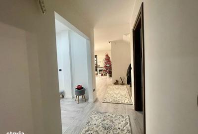 Casă cu 4 camere cu Teren 1023 Mp în Central