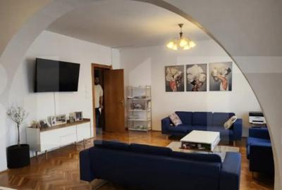 Casă cu 12 camere cu Teren 1372 Mp în Platou - 3