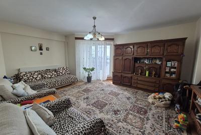 Apartament cu 2 camere decomandat în Calea București - 1