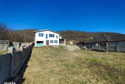 Casă cu 4 camere cu Teren 1000 Mp în Sud - 9