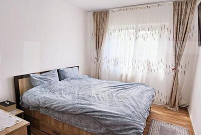 Apartament de vanzare, cu 3 camere, decomandat, 68mp, parter - 4