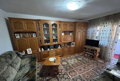 Apartament decomandat 3 camere -Tomis III - 2