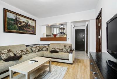 Apartament cu 2 camere semidecomandat, mobilat în P-ța Universității