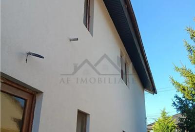 Casă cu 8 camere în Lunca Cetățuii