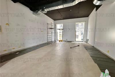 Spațiu comercial, de 102 mp, în Central - 3