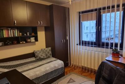 Apartament cu 4 camere semidecomandat, mobilat în Central - 8