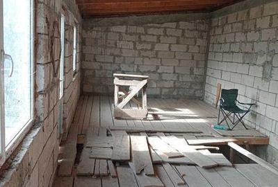 Casă cu 4 camere decomandat cu Canalizare în Domenii