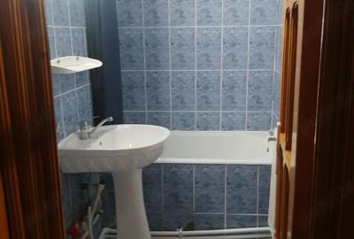 Apartament cu 4 camere decomandat în Viziru 3 - 1