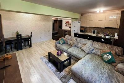Apartament cu 2 camere decomandat în Palazu Mare - 2