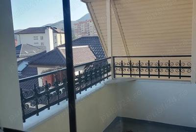 Casă cu 6 camere cu Teren 321 Mp în Central - 1
