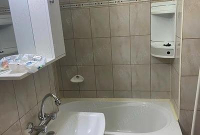 Apartament cu 3 camere decomandat în Micro 8 - 1