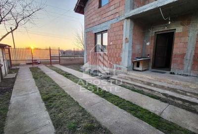 Casa individuala,190 mp utili,garaj si teren de 700 mp,Satchinez - 2