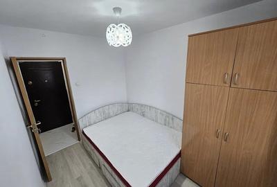 Apartament cu 3 camere semidecomandat în Podu Roș - 6