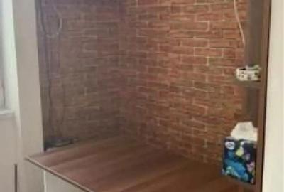 Apartament cu 3 camere semidecomandat în 1 Mai - 2