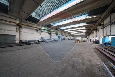 Hala 2.700 mp + birouri 800 mp + teren 1.400 mp AEROPORT BRASOV - 6