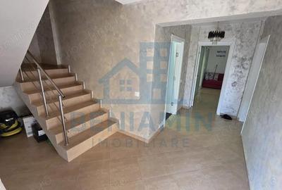 Casă cu Teren 334 Mp în Central - 13