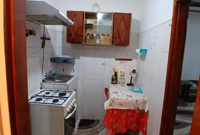 Garsonieră decomandată în Far - 1