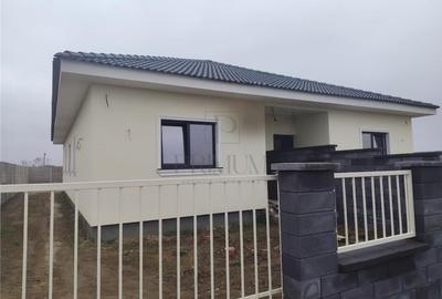 Duplex pe parter - zona in formare - finalizare in primavara - pret accesibil - 2