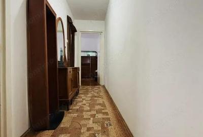 Apartament cu 3 camere semidecomandat, mobilat în Circumvalațiunii - 11