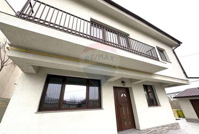 Casă / Vilă cu 5 camere de închiriat în zona Palazu Mare - 1