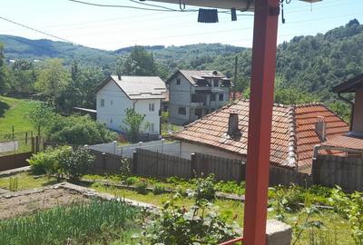 Casă cu 2 camere cu Teren 612 Mp în Moroeni - 8