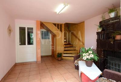 Casă individuală cu 11 camere cu Canalizare în Dâmbul Rotund - 6