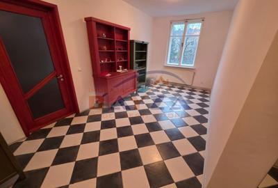 Vanzare apartament, strada Nicolae Iorga - Baia Mare, etaj 1, garaj si boxa - 2